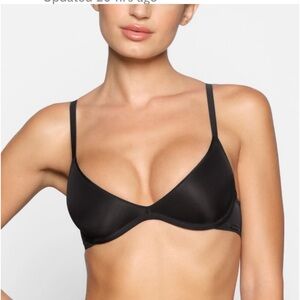 SKIMS WEIGHTLESS SCOOP BRA NWT - ONYX PURCHASED FROM THRIFT CRUSH